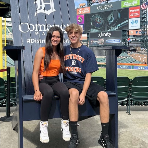 Meet Your Posher - Picture 1 of 1